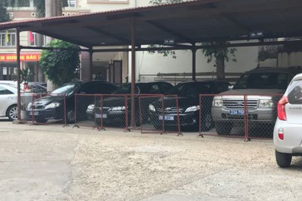 Hà Nội không nhận xe biếu tặng từ doanh nghiệp