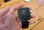 Smartwatch có thể sạc pin không dây cho smartphone