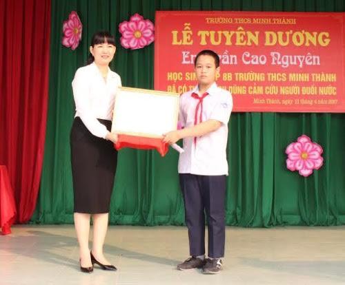 Học sinh lớp 8 cứu bé lớp 1 thoát chết đuối