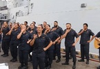 Binh sĩ hải quân New Zealand nhảy múa vui nhộn ở cảng Đà Nẵng