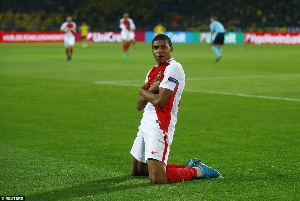 Mbappe thăng hoa, Monaco nhấn chìm Dortmund