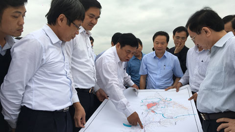 Chủ tịch Nghệ An thị sát công trường 700 tỷ sạt lở, nứt toác