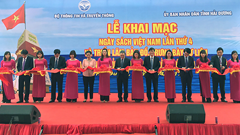 Khai mạc ngày sách VN và triển lãm tư liệu chủ quyền tại Hải Dương