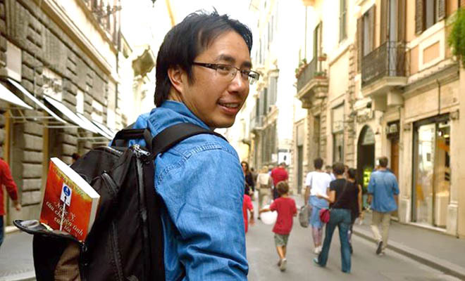 Nhà báo Trương Anh Ngọc kể chuyện bị 'cưỡng' hôn giữa quảng trường Ý