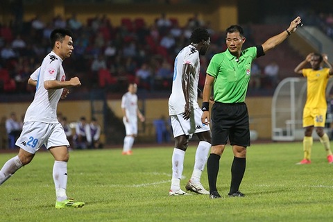 Hà Nội FC 0-0 SLNA Quế Ngọc Hải chạm tay trong vòng cấm phút 16