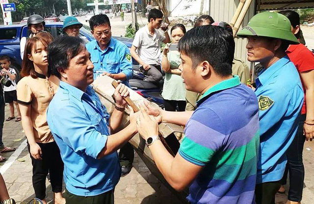 Nghệ An: Căng thẳng ngày đầu đòi vỉa hè cho người đi bộ