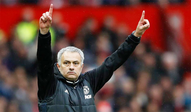 Mourinho hả hê: MU chiến thuật hay thế, Chelsea đỡ sao nổi!