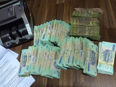 Giám đốc sở mất hàng trăm triệu đồng trong phòng làm việc