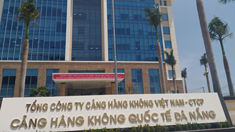Kỷ luật đội trưởng an ninh sân bay lấy tài sản của khách