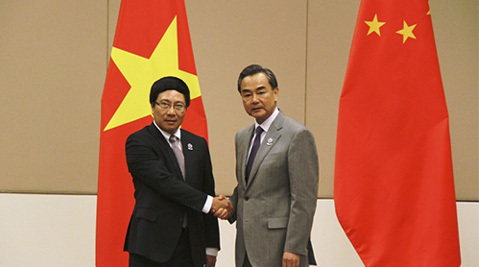 Phó Thủ tướng Phạm Bình Minh gặp Ngoại trưởng TQ