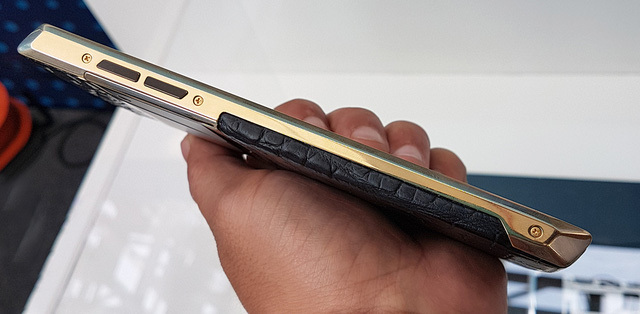 Việt Nam sản xuất điện thoại chống nghe lén đầu tiên