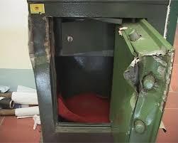 Hà Nội: UBND xã bị phá két, mất trộm 700 triệu đồng