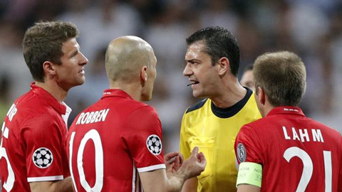 Quá uất ức, sao Bayern quây