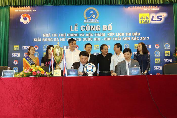 Vô địch bóng đá nữ quốc gia nhận 300 triệu đồng