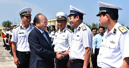 Thủ tướng kiểm tra công tác sẵn sàng chiến đấu tại lữ đoàn tên lửa