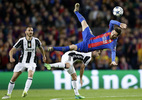 Messi "ngã chỏng vó", dứt điểm tệ chưa từng có