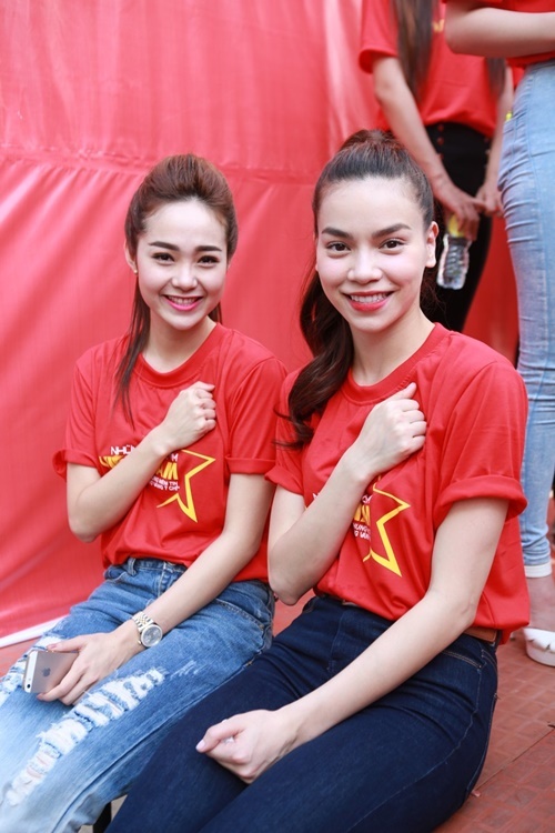 Hình ảnh 'thắm tình chị em' của Hà Hồ, Minh Hằng trước scandal