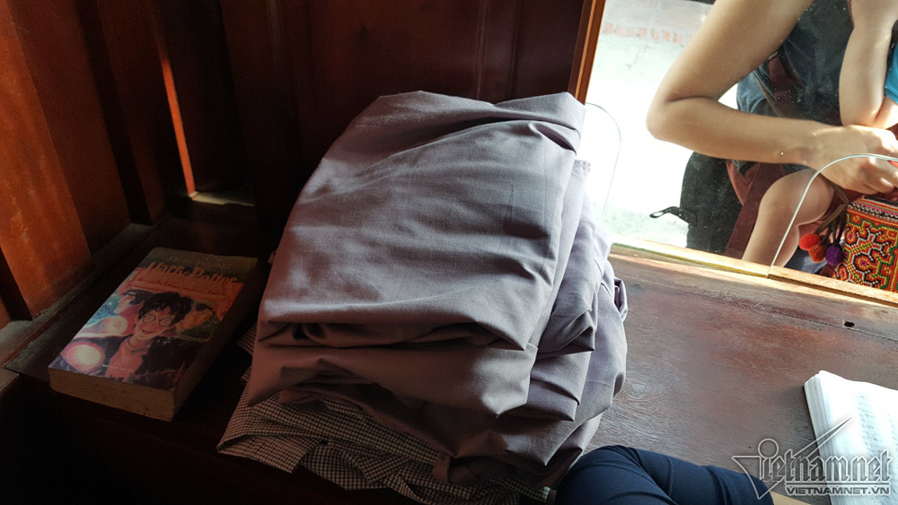 ăn mặc phản cảm, quy tắc ứng xử, đền Ngọc Sơn