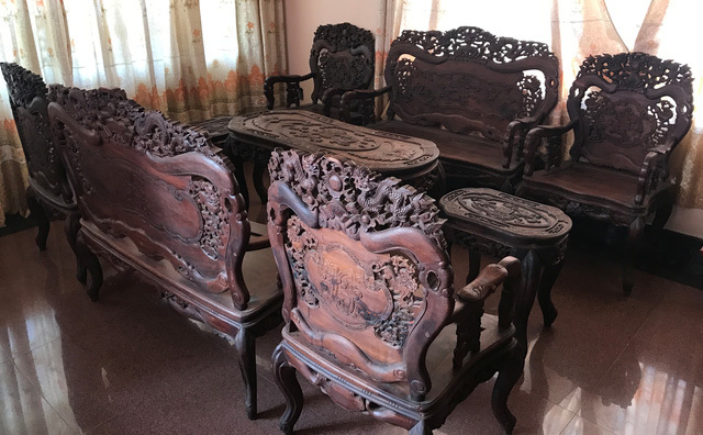 Bộ bàn ghế ngàn tuổi giá chục tỷ đại gia Việt săn lùng