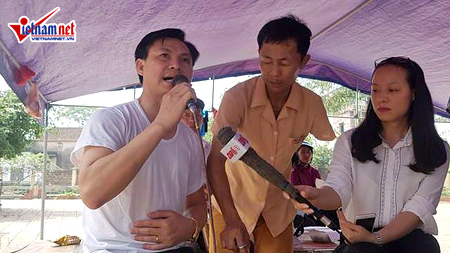 Người dân trao thả Trưởng Ban Tuyên giáo huyện Mỹ Đức