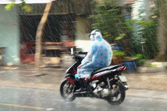 Dự báo thời tiết 23/4: Nam Bộ tiếp tục có mưa 'vàng'