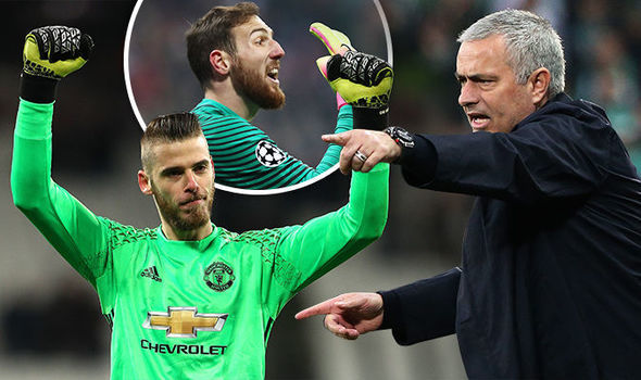 De Gea bán nhà, Ibra tạm biệt MU