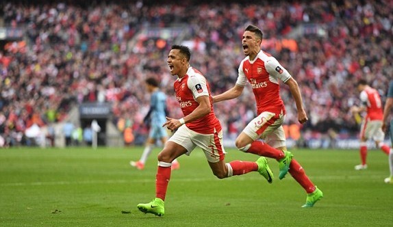 Sanchez bừng sáng, Arsenal hạ Man City sau 120 phút