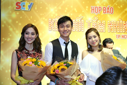 Sao TVB rạng rỡ giao lưu với người hâm mộ Việt