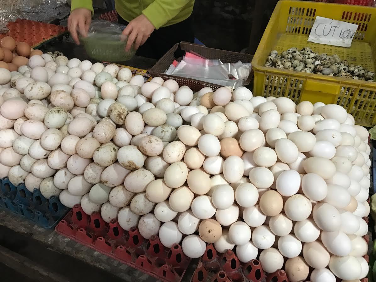 Sau thịt lợn, đến lượt giá trứng gia cầm giảm mạnh