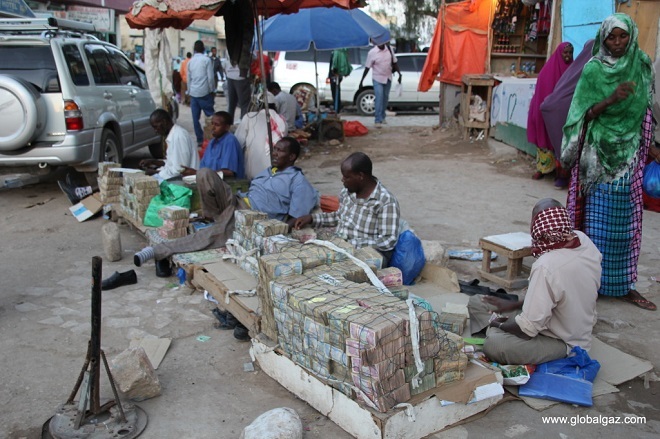 Bí ẩn đất nước nghèo tới mức dân chẳng có gì ngoài... tiền