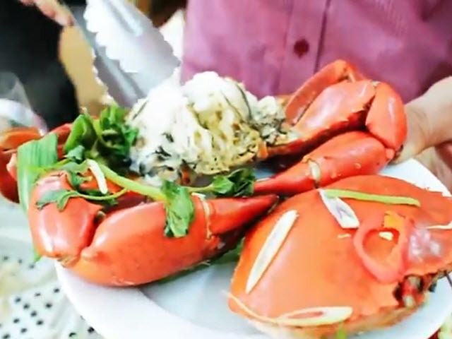 Tuyệt chiêu hấp tôm sú, cua biển ngọt thơm chắc thịt đãi cả nhà