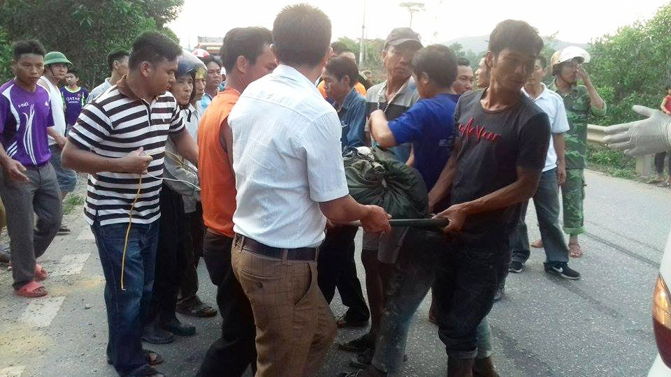 Hà Tĩnh: Cưa đạn B40, em chết, anh bị thương nặng