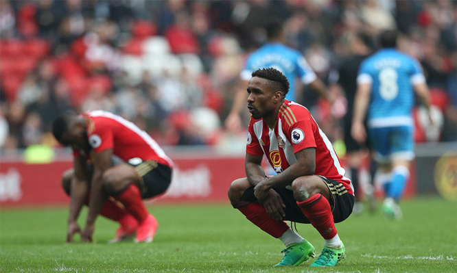 Thua sấp mặt, Sunderland chính thức xuống hạng