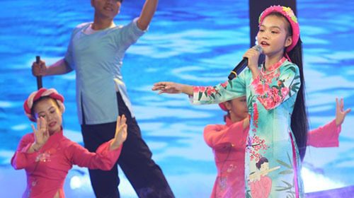 Một khúc tâm tình người Hà Tĩnh - Bé Quỳnh Như