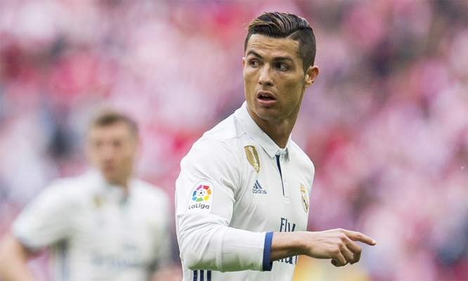 Real ngấm ngầm đuổi Ronaldo, MU khóc thét nghe giá Joe Hart