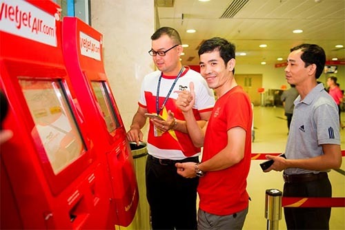 Vietjet rực rỡ cờ sao mừng ngày Thống Nhất