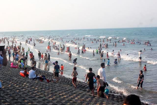 Biển Hà Tĩnh hồi sinh sau 1 năm 'biển động'