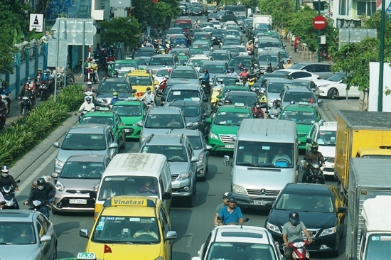 TP.HCM đánh giá lại tiêu chí không có ùn tắc vì xe vẫn nhúc nhích