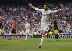 Ronaldo lập hat-trick, Real đặt 1 chân vào chung kết Cúp C1