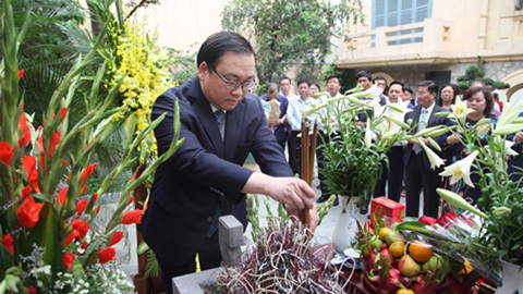 Lãnh đạo Hà Nội dâng hương tưởng niệm Tổng bí thư Trần Phú