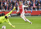 Vùi dập Lyon, Ajax rộng đường vào chung kết Europa League