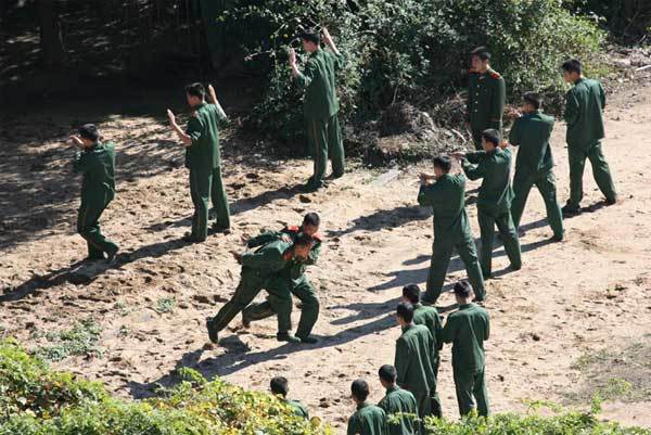 Lính biên phòng Trung Quốc cấp tập học tiếng Triều Tiên