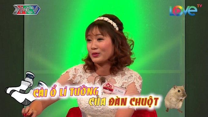 Chồng tiết lộ 'âm mưu' của vợ đằng sau đôi tất lạ