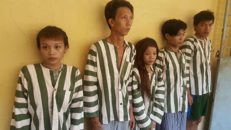 Dàn cảnh đánh ghen cướp tài sản của bạn trai cũ