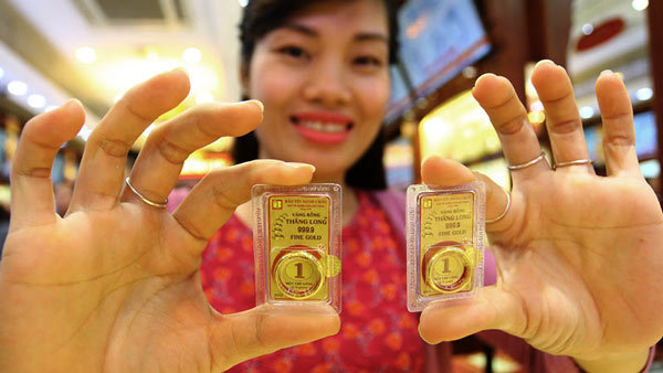 Giá vàng hôm nay 5/5: Tiếp tục lao dốc, xuyên thủng đáy