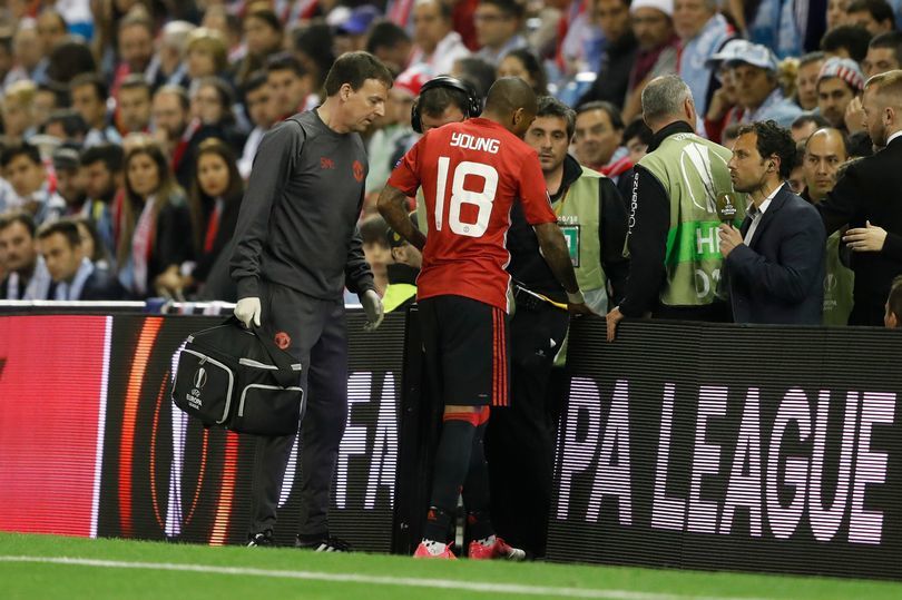 MU lại gặp họa lớn sau chiến thắng