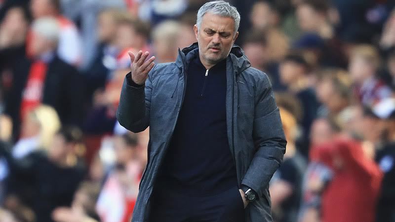 MU phơi áo ở Emirates: Mourinho còn gì để huênh hoang?