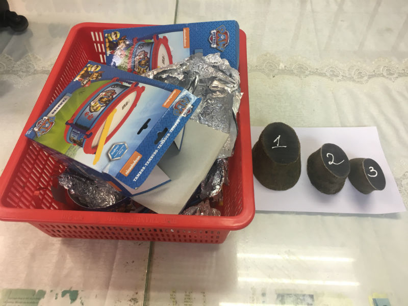 Buôn 1,5 kg sừng tê giác giấu tinh vi trong đồ chơi trẻ em