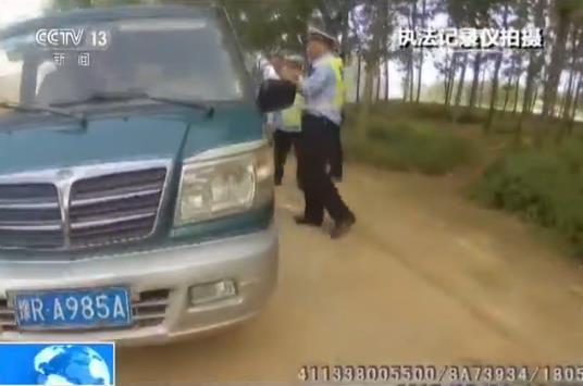 xe 7 chỗ nhồi 36 học sinh mầm non