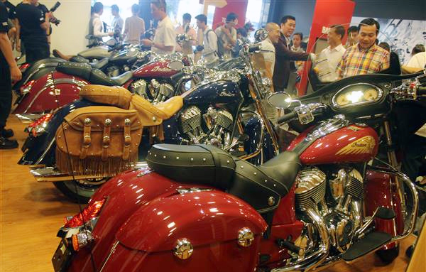 Xe máy phân khối lớn đắt gấp 3 thế giới: Sẵn tiền đừng vội mua
